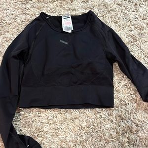 Lightly worn Gymshark black long sleeve crop.